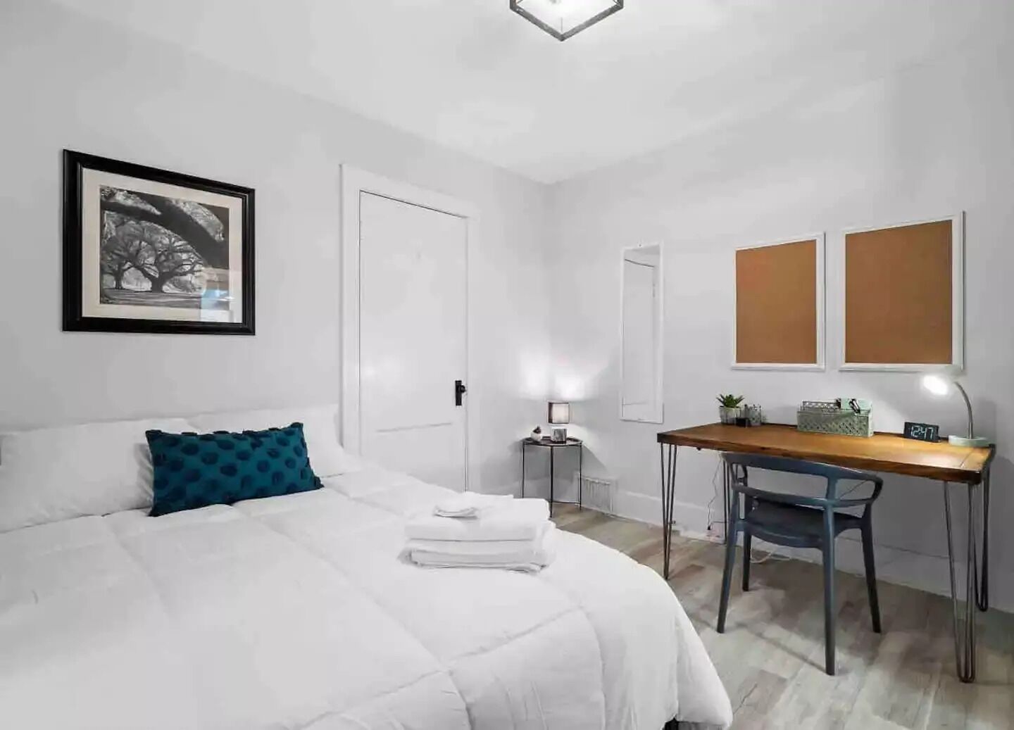 Cheerful Updated 2-Bedroom Private Space