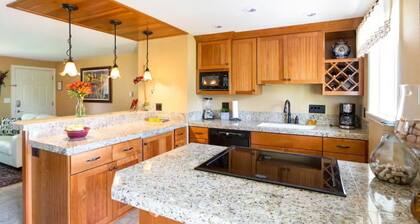 Country View Cottages, Stylish, Comfy, Uncorked Cottage Near Downtown Carlton