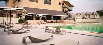 Modern home w/ Jet tub |Netflix |smartlock|wifi