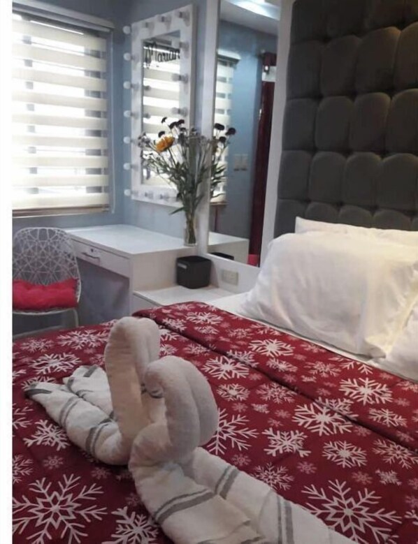 2 bedrooms, bed sheets