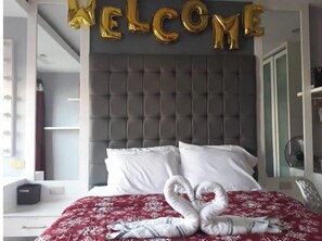 2 bedrooms, bed sheets