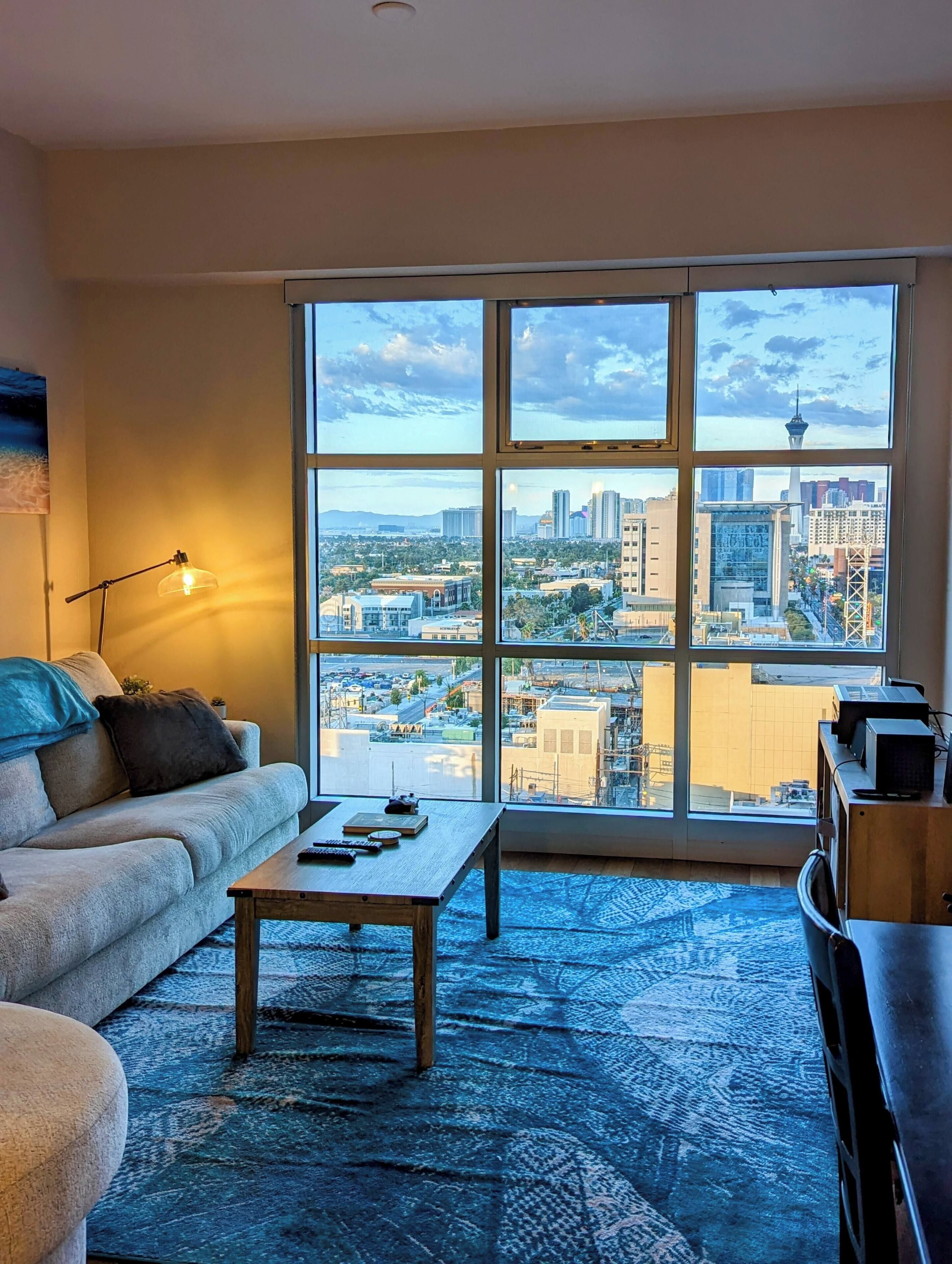 Smart TV, computer monitors