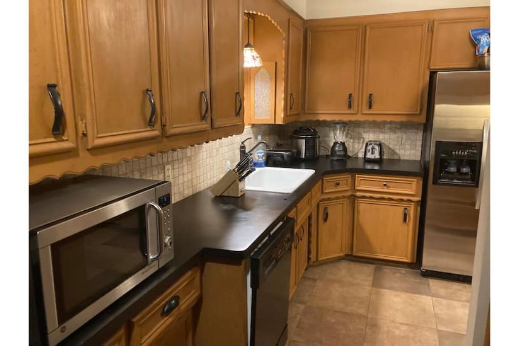 Sunset Lover's Lakeside Retreat