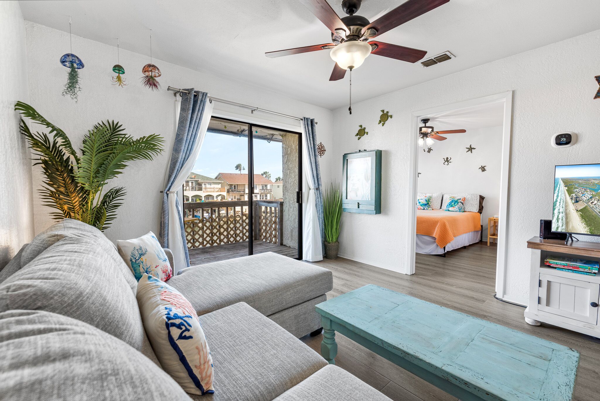 🌞WinterTexans!On water! Boat Slip! Pool! Sleeps 6!Park is walking distance