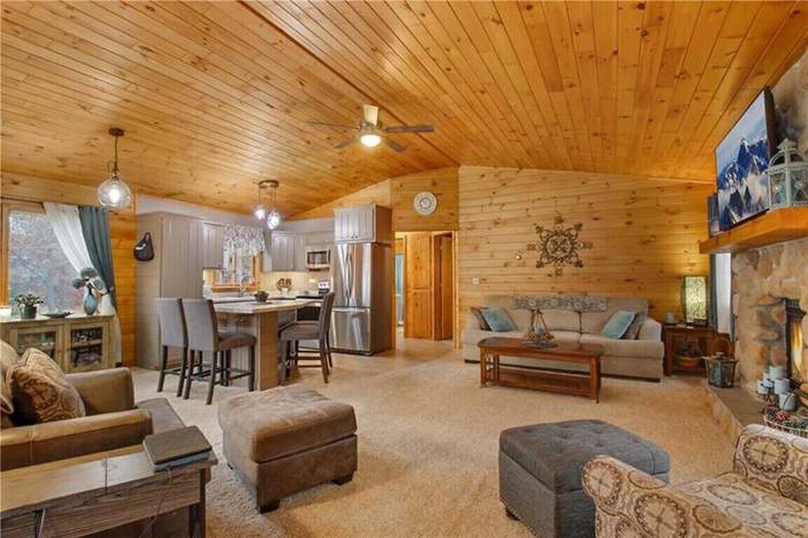 Lakefront! Pine Cone Cottage on Lake McKinley NEW