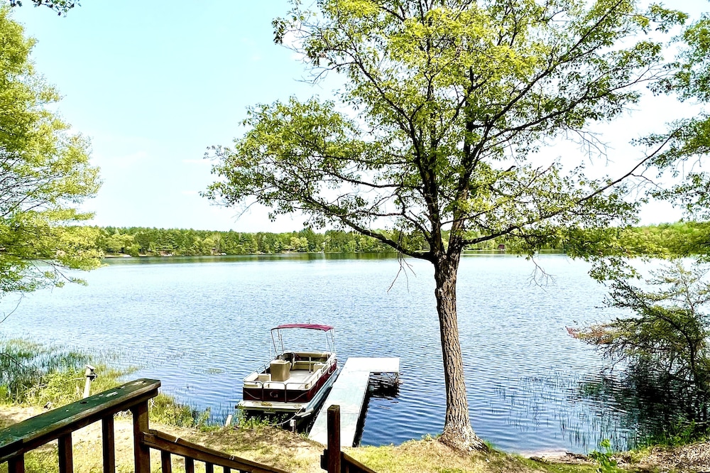 Lakefront! Pine Cone Cottage on Lake McKinley NEW