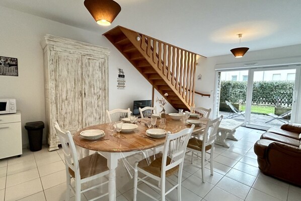 Dining - L'échappée - Charming vacation home just a stone's throw from the beach with parking and (Fort-Mahon-Plage)