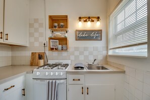 Fridge, microwave, stovetop, coffee/tea maker - Mountain Home Cabin w/ Fire Pit < 1 Mi to Lake! (Mountain Home)