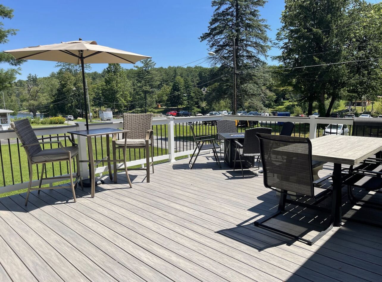 Mayfield Home with view, walking distance to lake & located on snowmobile trail!