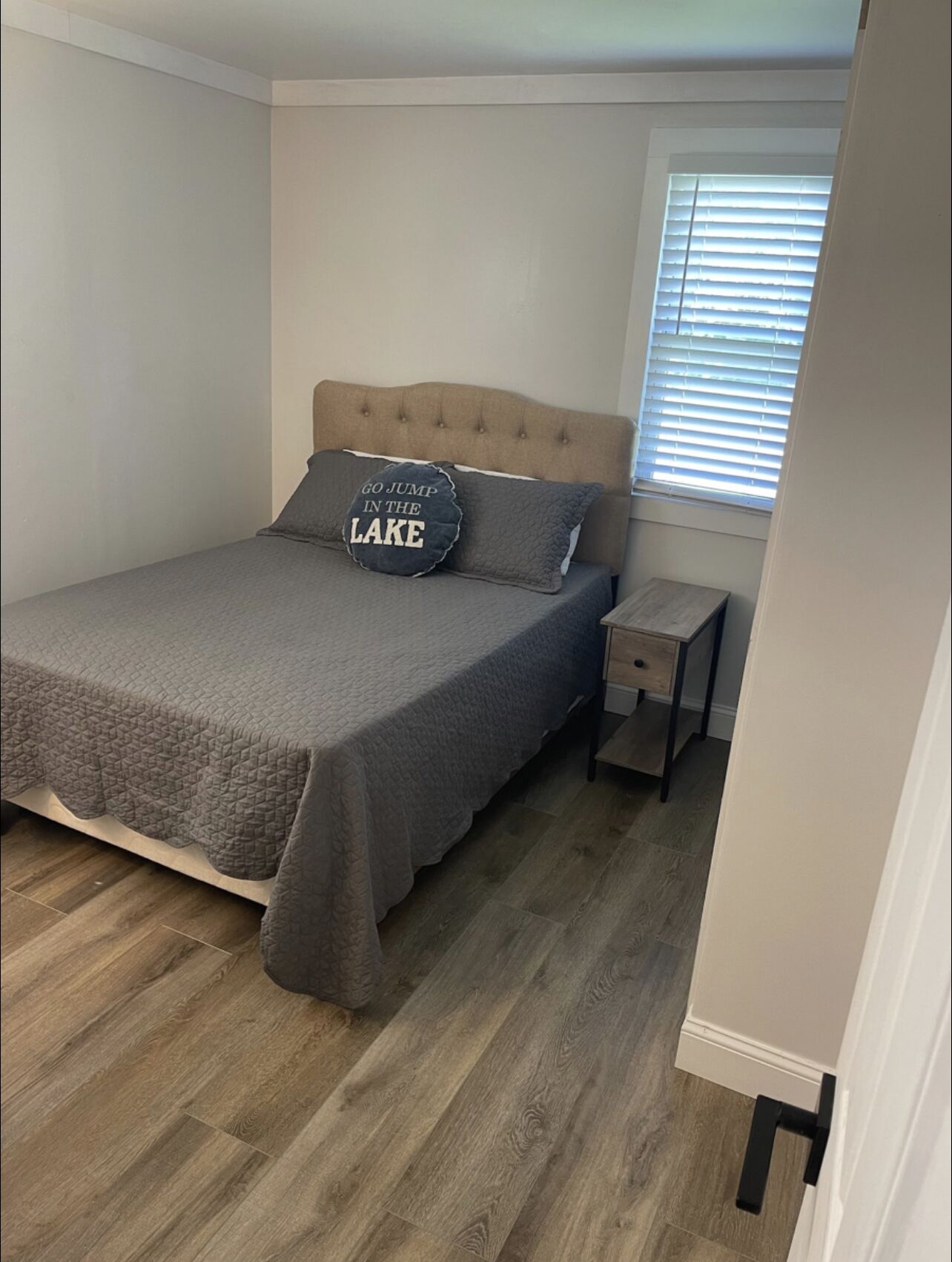 Mayfield Home with view, walking distance to lake & located on snowmobile trail!