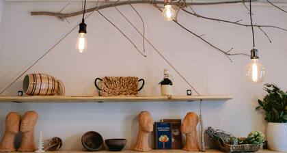 Newly opened Art guest house located in the heart of Gyumri town.