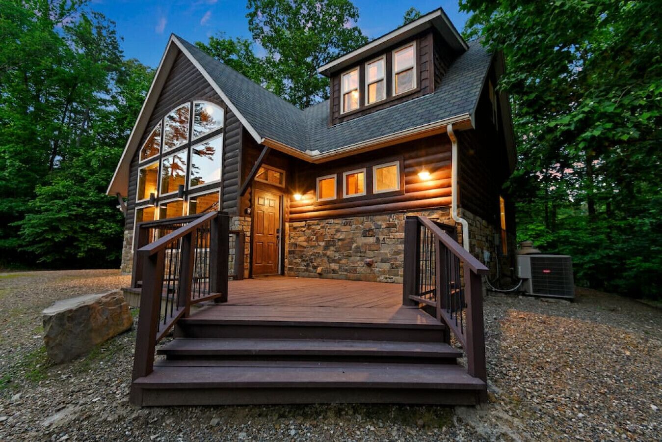 Window to Paradise · Family-Friendly Listing: 3 King En-Suites & Bunk Room