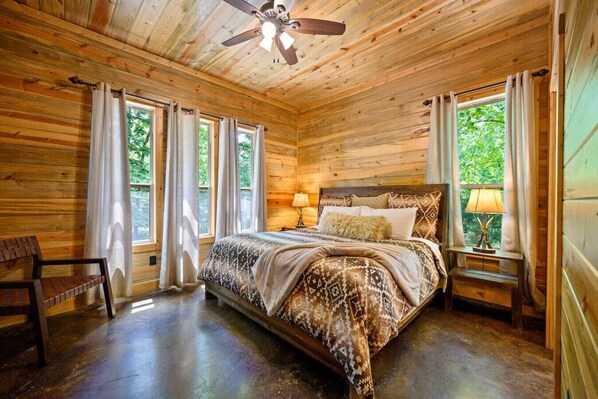 4 Schlafzimmer, Schreibtisch, Bügeleisen/Bügelbrett, Reisekinderbett