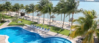 WIVC Coral Mar Resort- Amazing Hotel Zone & Lagoon Views, Enjoy the Tropical Breeze