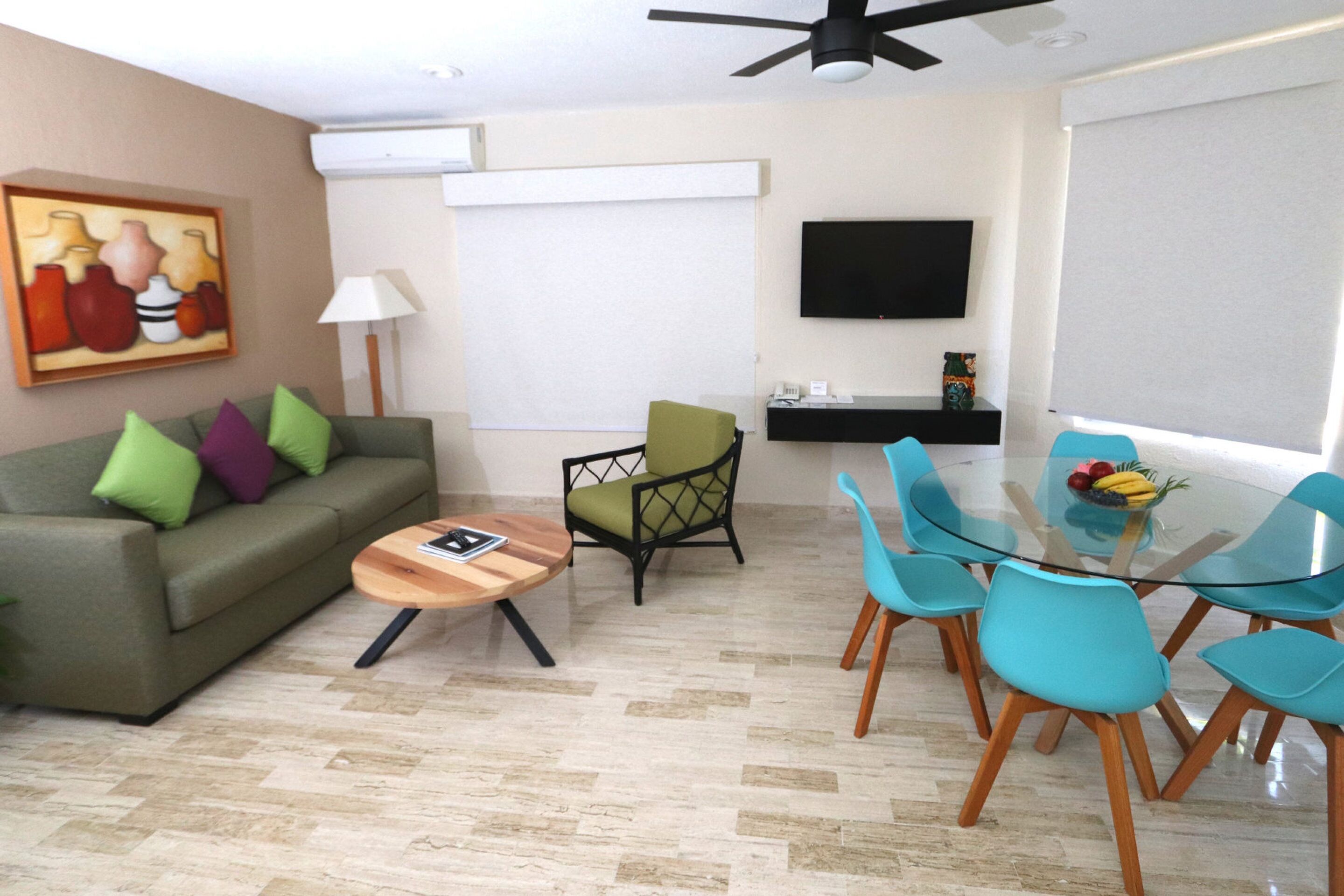 Coral Mar Resort- Amazing Hotel Zone & Lagoon Views, Enjoy the Tropical Breeze