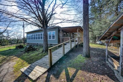 Hillsdale Cottage-Great Location