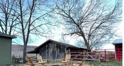 Hillsdale Cottage-Great Location