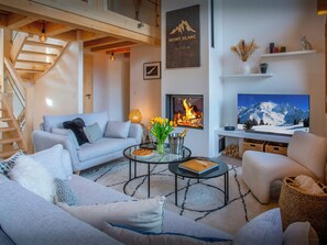 电视、壁炉、乒乓球、立体声音响