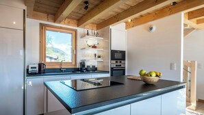 Kaffetrakter/tekoker, kjøleskap, mikrobølgeovn og ovn