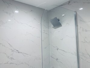 Bathroom - CHARMING BRIGHT Ocean front - view  jacuzzi oven SoBe (Miami Beach)