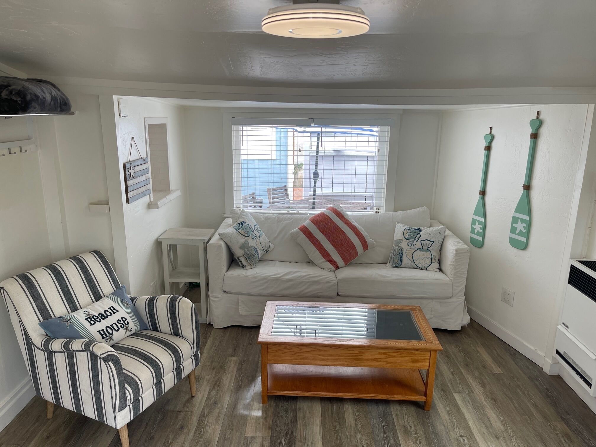 Bayside Cottage - Steps from the Bay and Ocean with AC