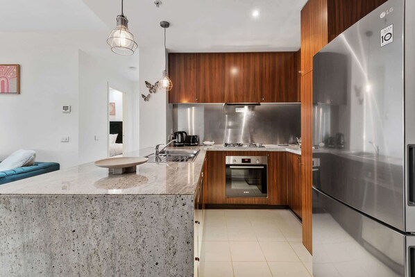 Fridge, microwave, oven, stovetop