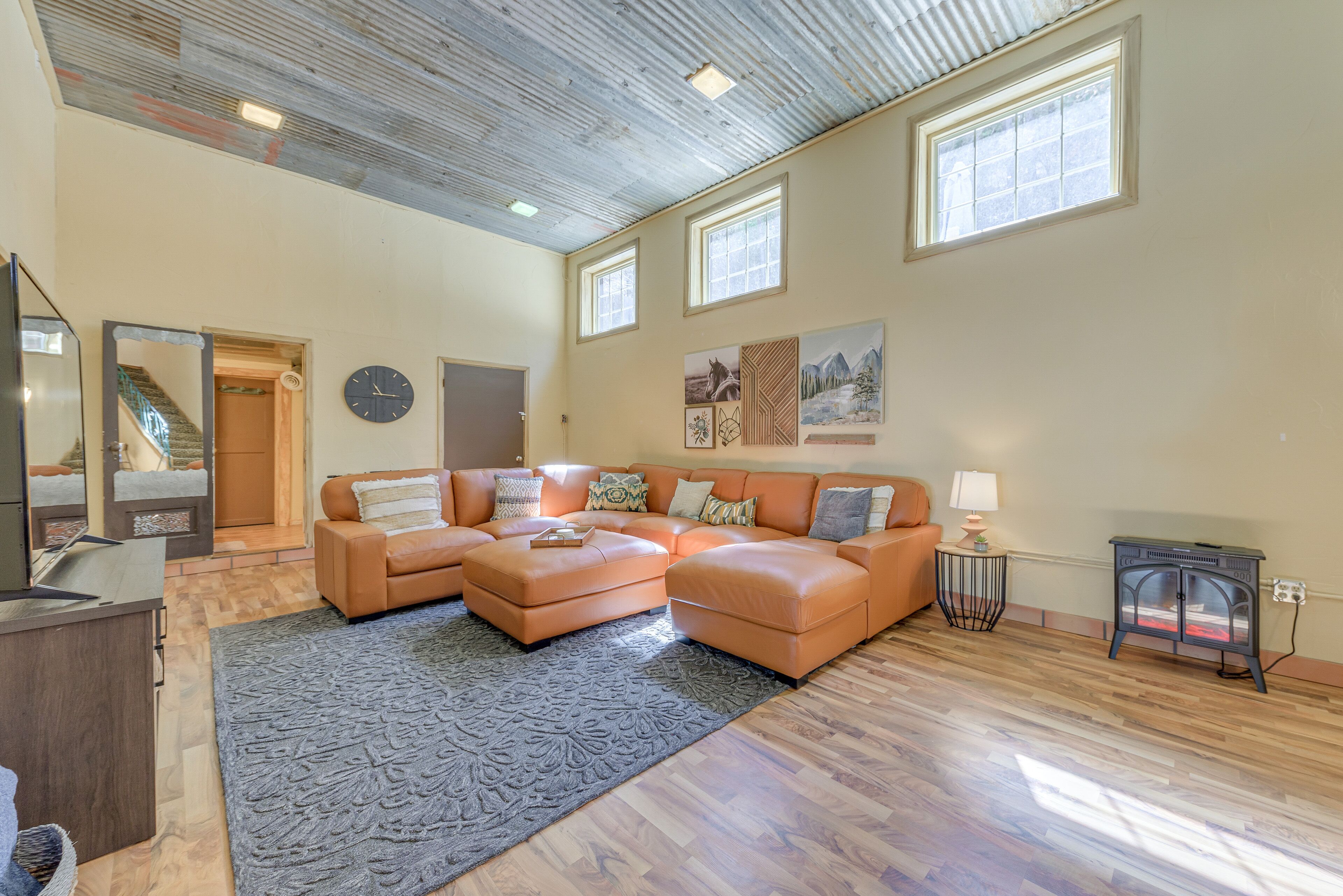 Grand Ruidoso Home w/ Private Hot Tub & Casita!