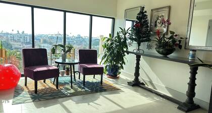 Private Cozy Spacious Condo Unit with Gym— Walk distance to market