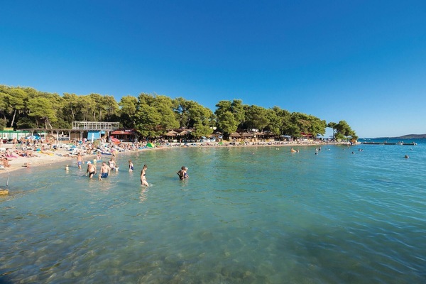 Una playa cerca