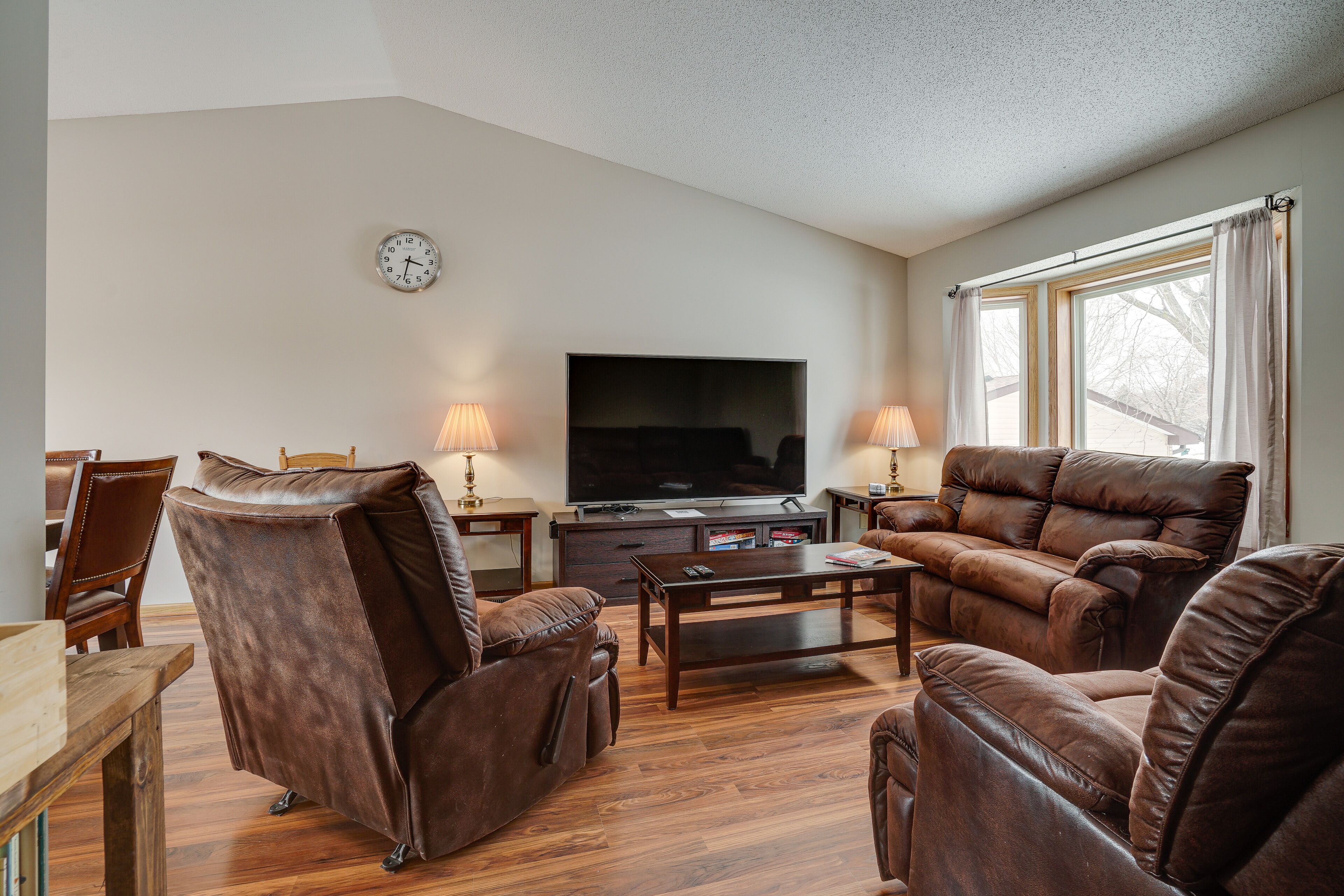 Sporty Blaine Home w/ Games ~ 2 Mi to Super Rink!