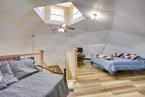 1 bedroom, desk, iron/ironing board, free internet