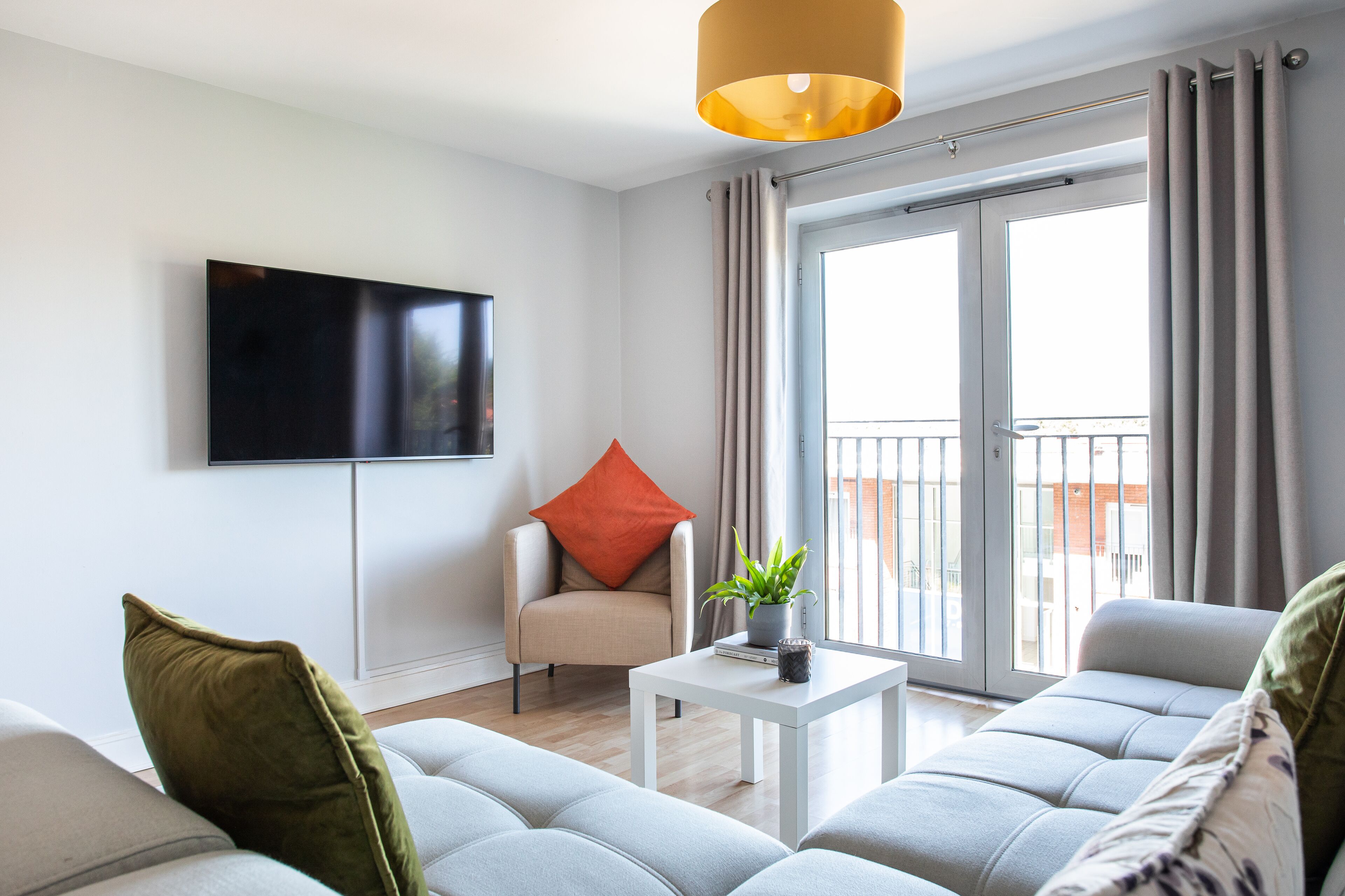 5* Ultra Luxury, Great Views, Underground Parking