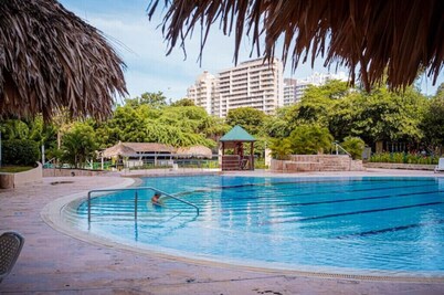 Pet-Friendly Pool Retreat w/Luxury Hot Showers