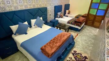 Camera familiare, 1 camera da letto, bagno privato, piano elevato | Terrazza/patio