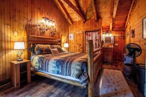 2 bedrooms, free WiFi, bed sheets - The Nest - Pickle Ball, Firepit, Hot Tub, Mt Views (Sevierville)