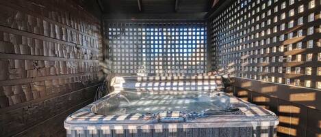 Bañera de hidromasaje exterior