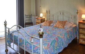 3 عدّة غرف نوم وواي فاي مجانًا وملاءات أسرّة