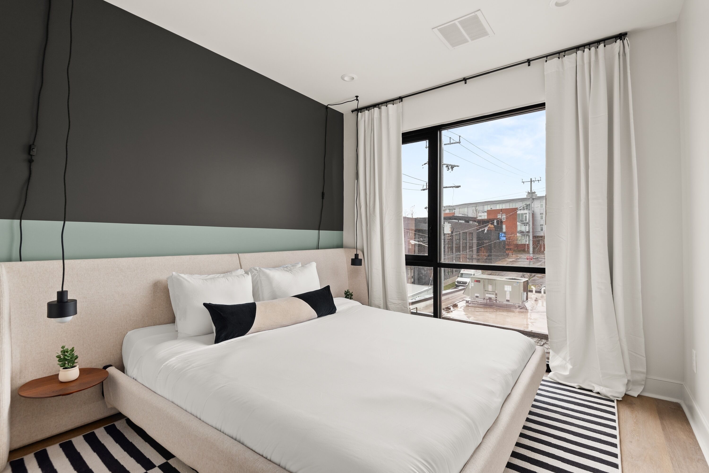 Apartment, 1 King Bed | Laptop workspace, free WiFi, bed sheets