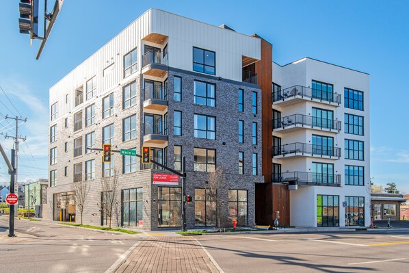 Exterior - The Eighteen by Kasa (Nashville)