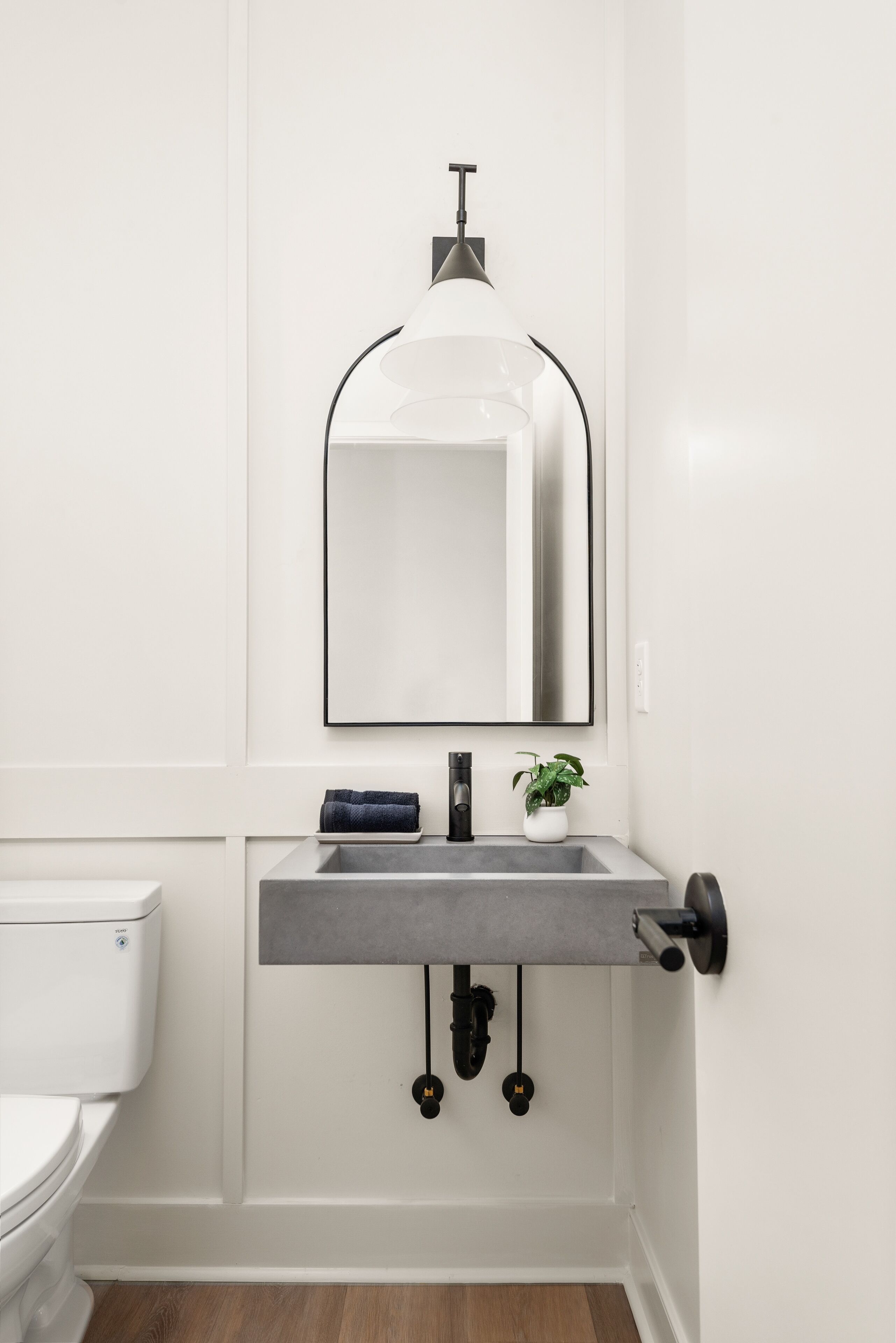 Two Bedroom Bunk Room Penthouse (Self Check-in with Virtual Front Desk) | Baño | Amenidades de baño gratuitas, secadora de cabello, toallas, jabón 