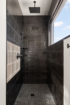 Two Bedroom Bunk Room Penthouse (Self Check-in with Virtual Front Desk) | Bathroom | Free toiletries, hair dryer, towels, soap - The Eighteen by Kasa (Nashville)