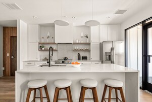 Two Bedroom Bunk Room Penthouse (Self Check-in with Virtual Front Desk) | Private kitchen | Full-size fridge, microwave, oven, stovetop