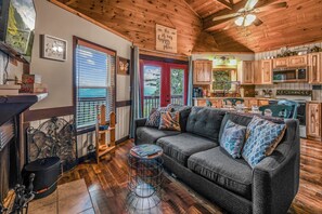 Télévision, cheminée, espaces bureaux