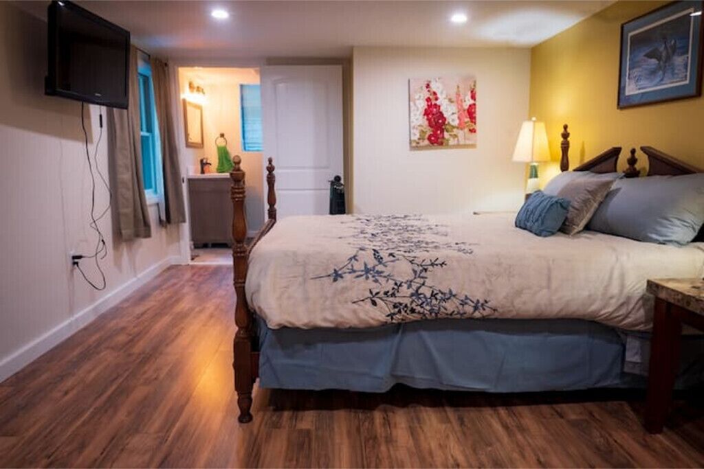 3 bedrooms, close to skiing and lakes.