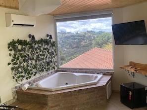 Minibar, in-room safe, blackout curtains, free WiFi - Pousada Ville Le Mont (Campos do Jordão)