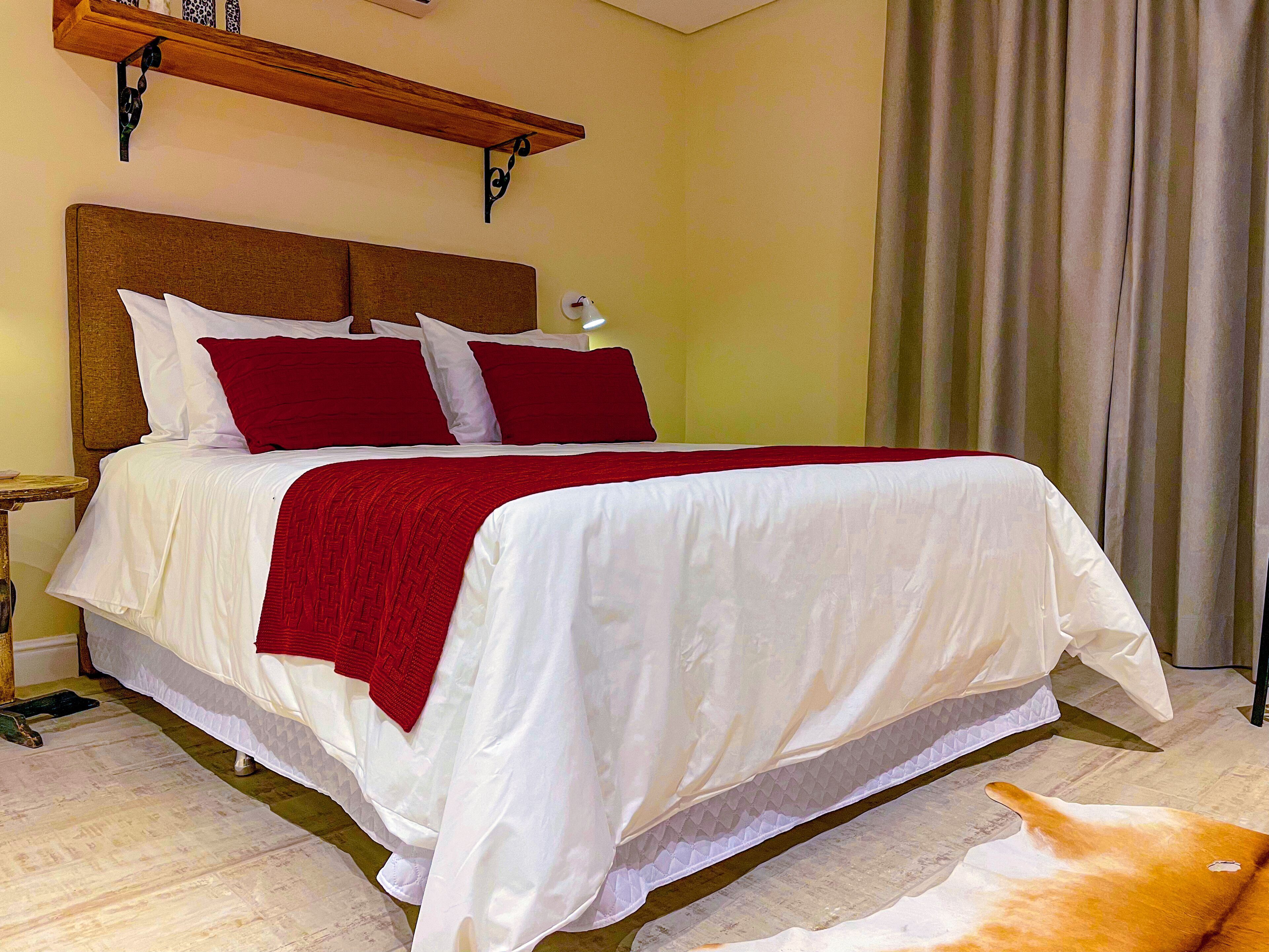 Minibar, in-room safe, blackout curtains, free WiFi