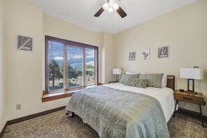 6 Schlafzimmer, Bügeleisen/Bügelbrett, Bettwäsche