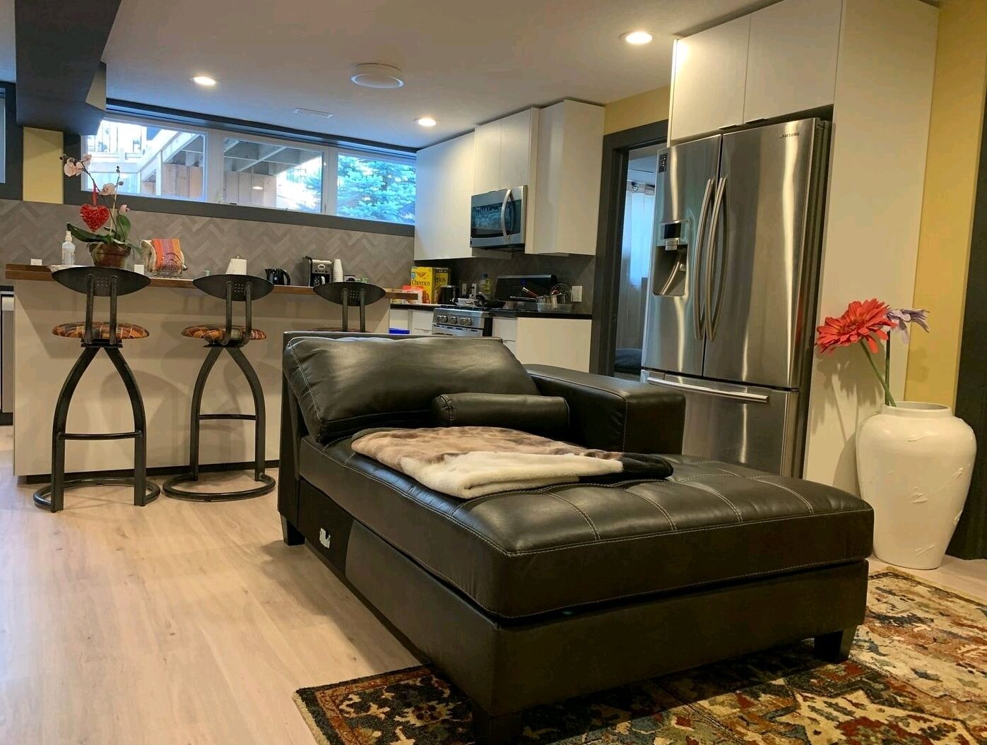 Modern Studio Suite - 20 min from lake Erie