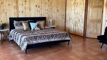 2 bedrooms, iron/ironing board, bed sheets