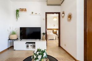 1 slaapkamer, een strijkplank/strijkijzer, gratis wifi, beddengoed